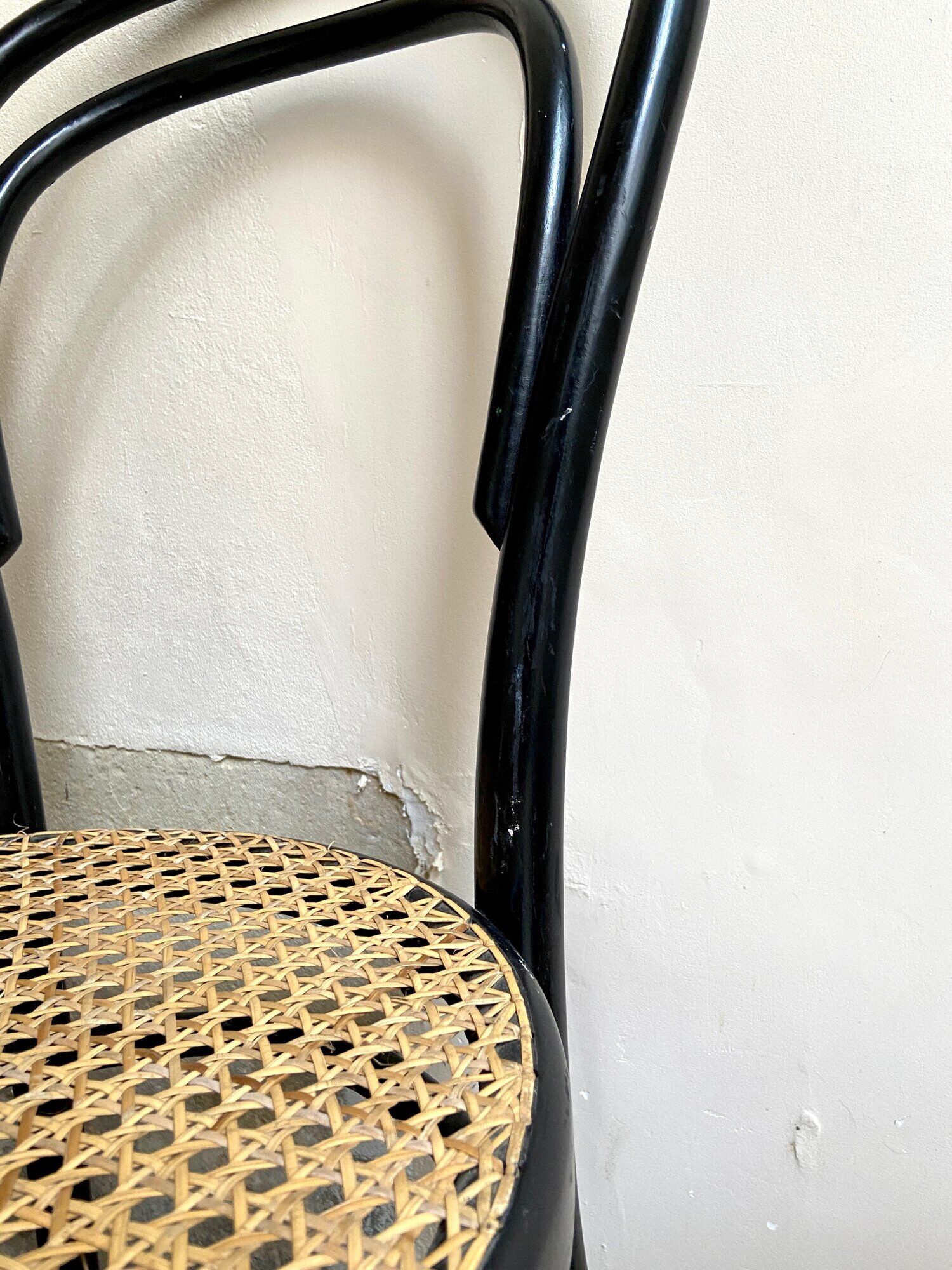 Set of 4 bistro chairs in black arched beech and canning