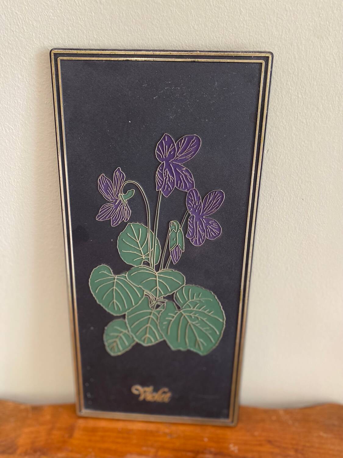 4 vintage flower plates