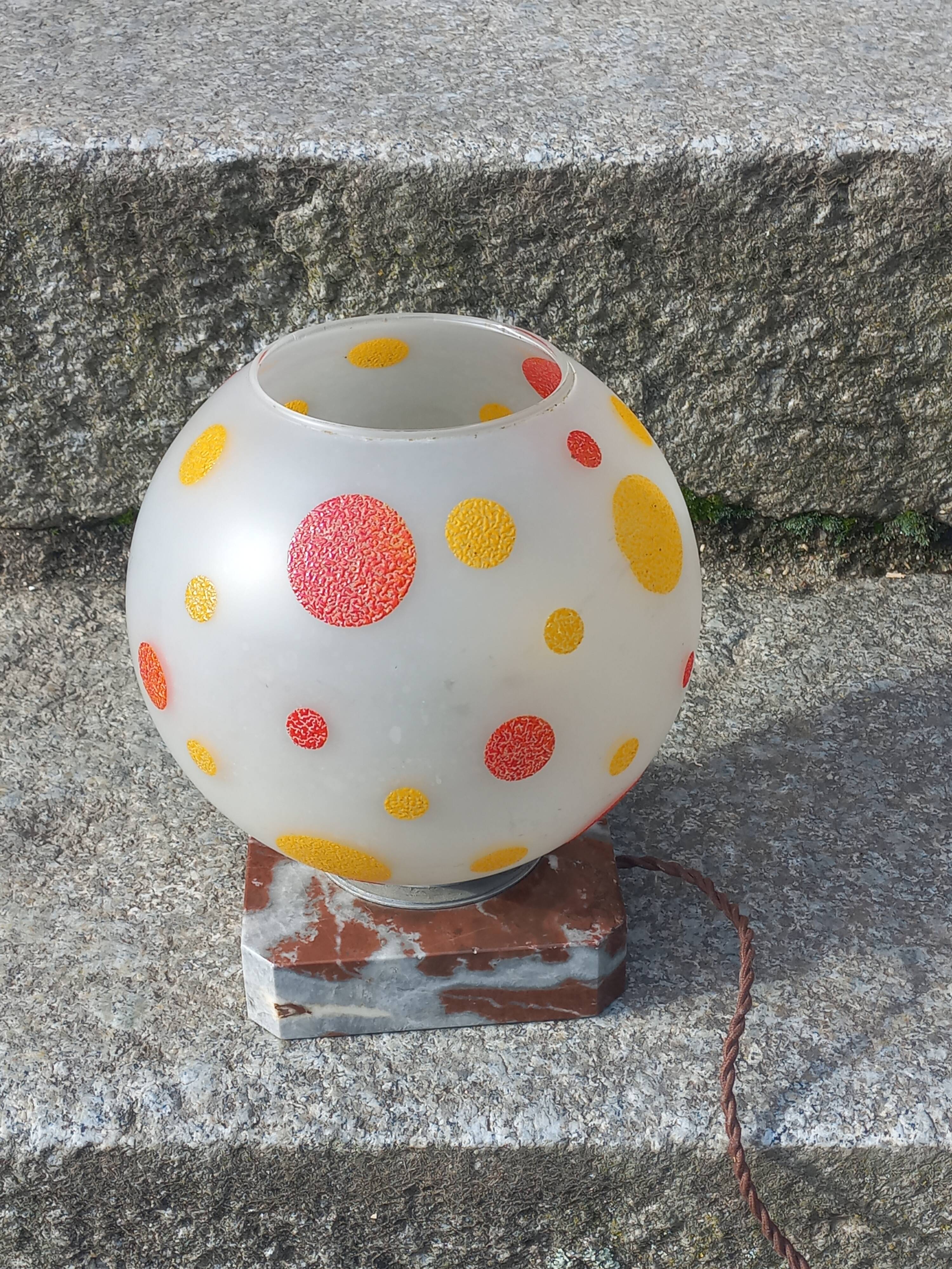 Art Deco night light in marble and enamelled glass from the 1930s.