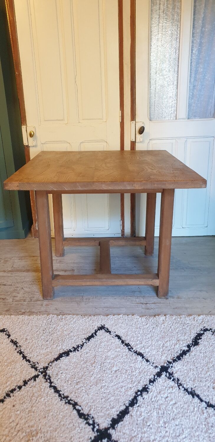 Kitchen table