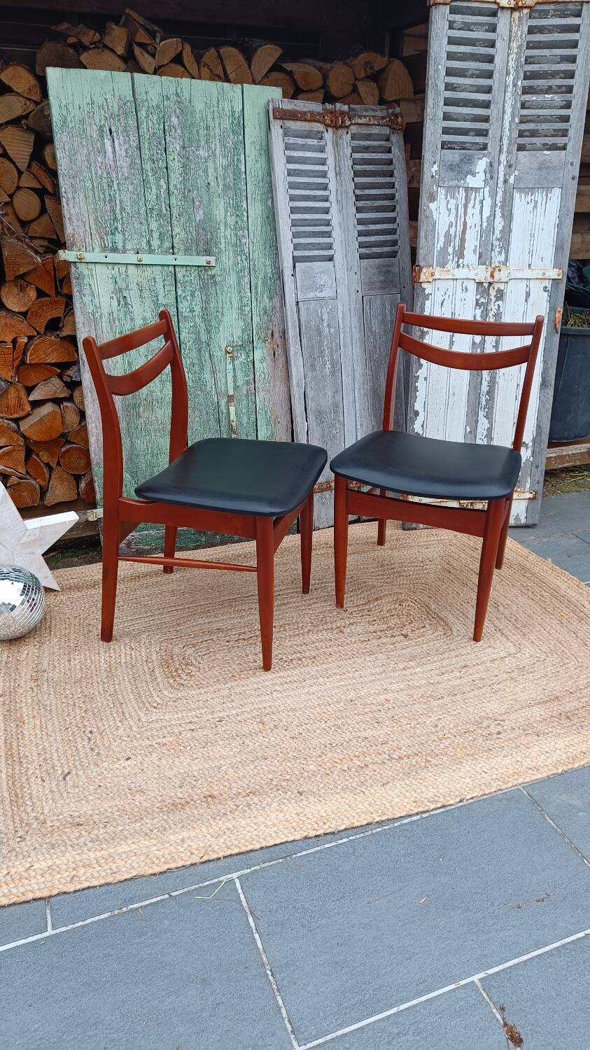 Scandinavian chairs, compass foot, skai