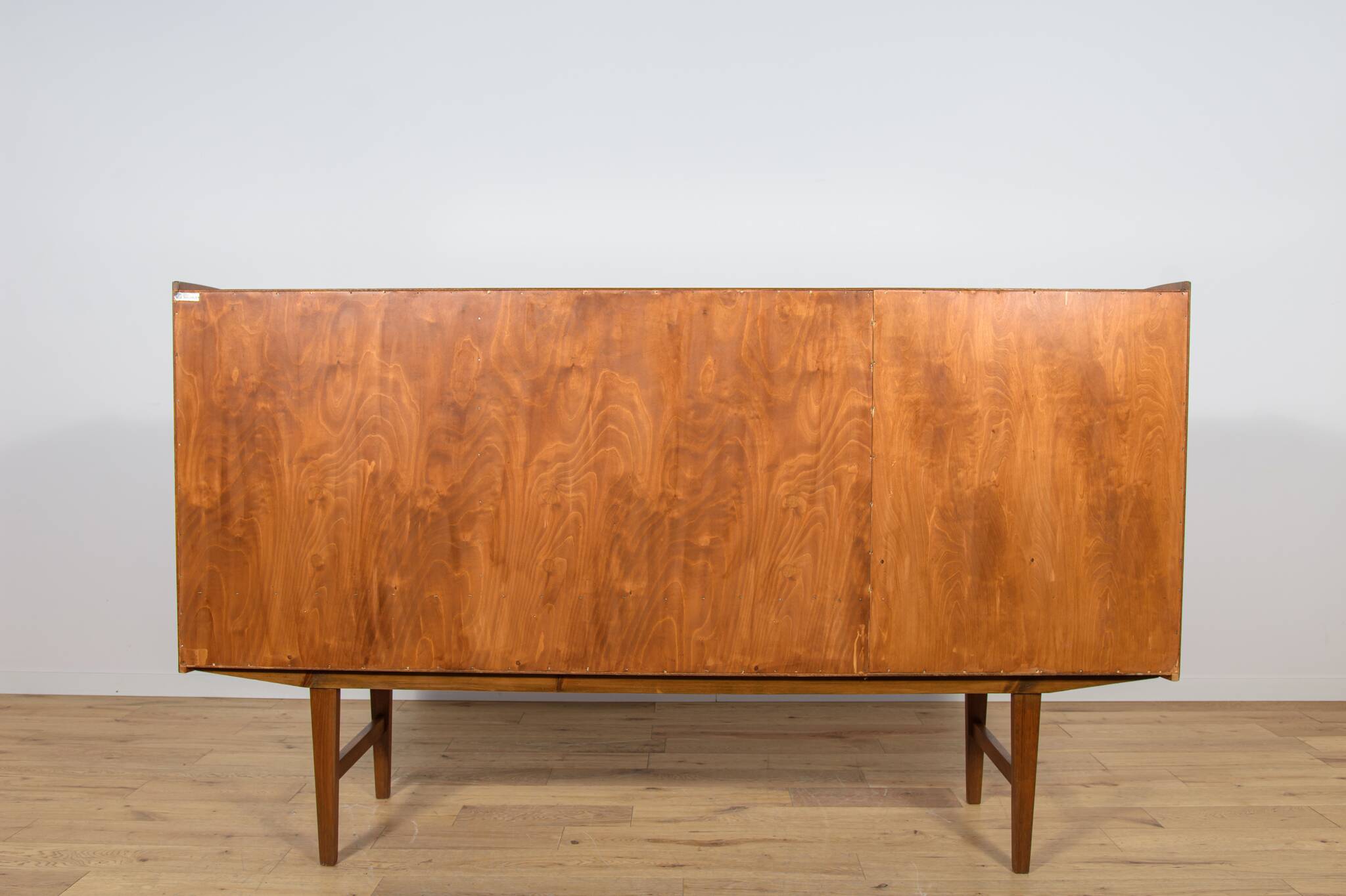 Buffet haut en teck de style moderne du milieu du siècle, fabriqué par Farso Mobelfabrik, Danemark.