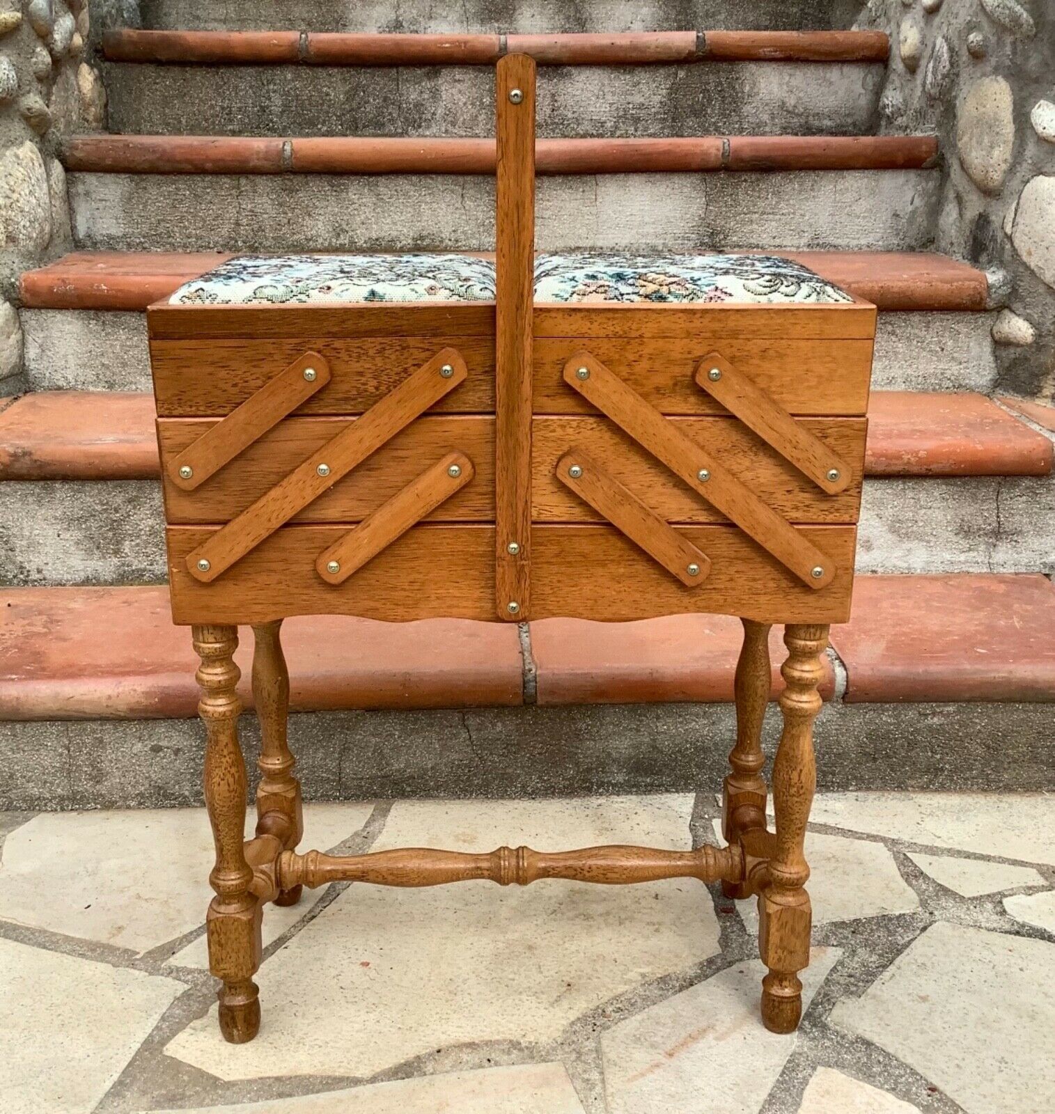 Meuble de couturière ancien