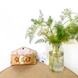 Empty pocket, soap holder wall