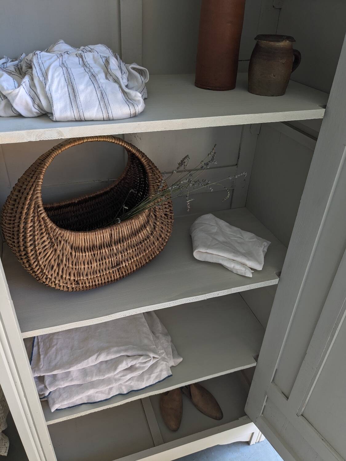 Armoire parisienne