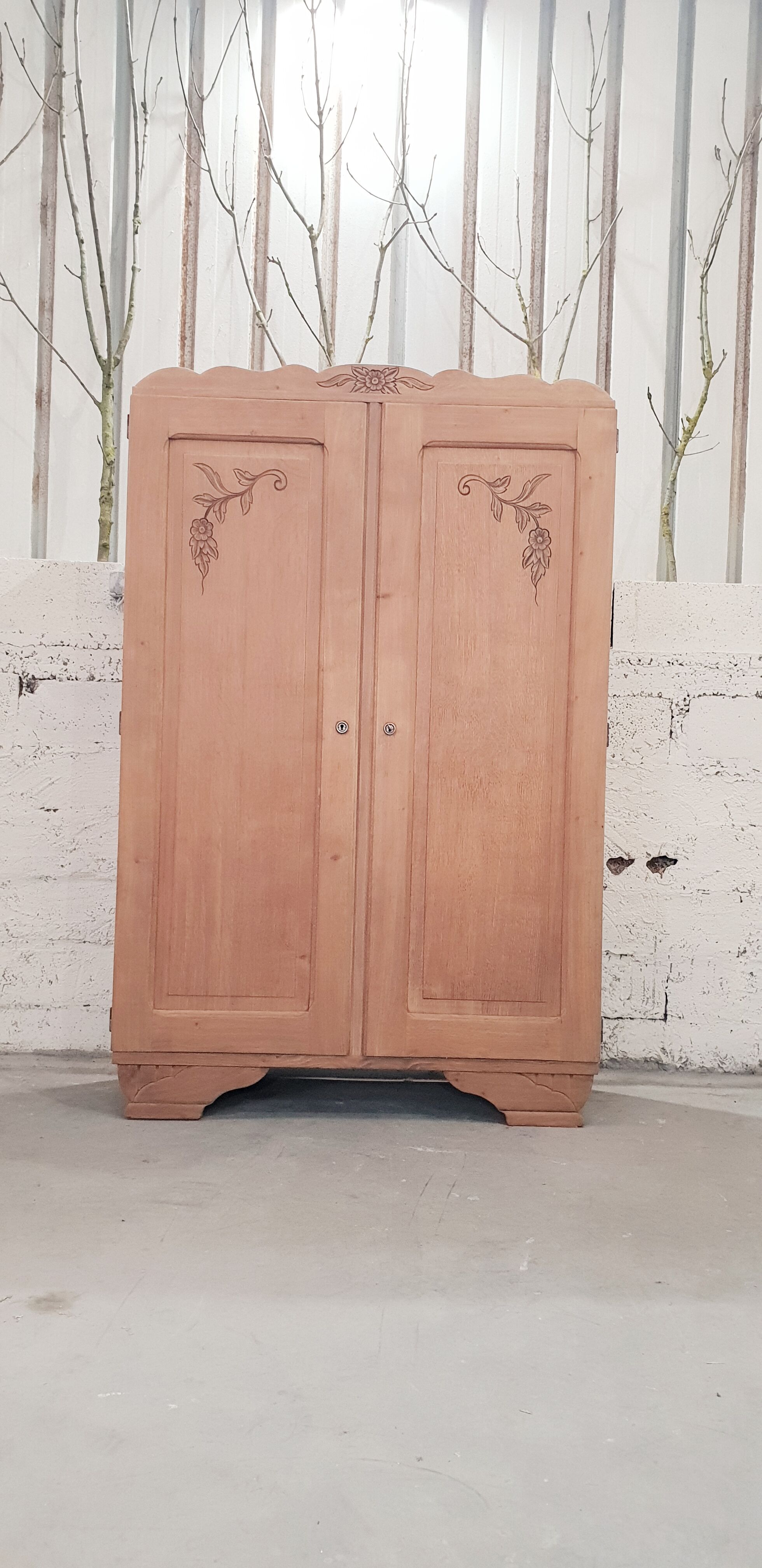 Vintage cabinet