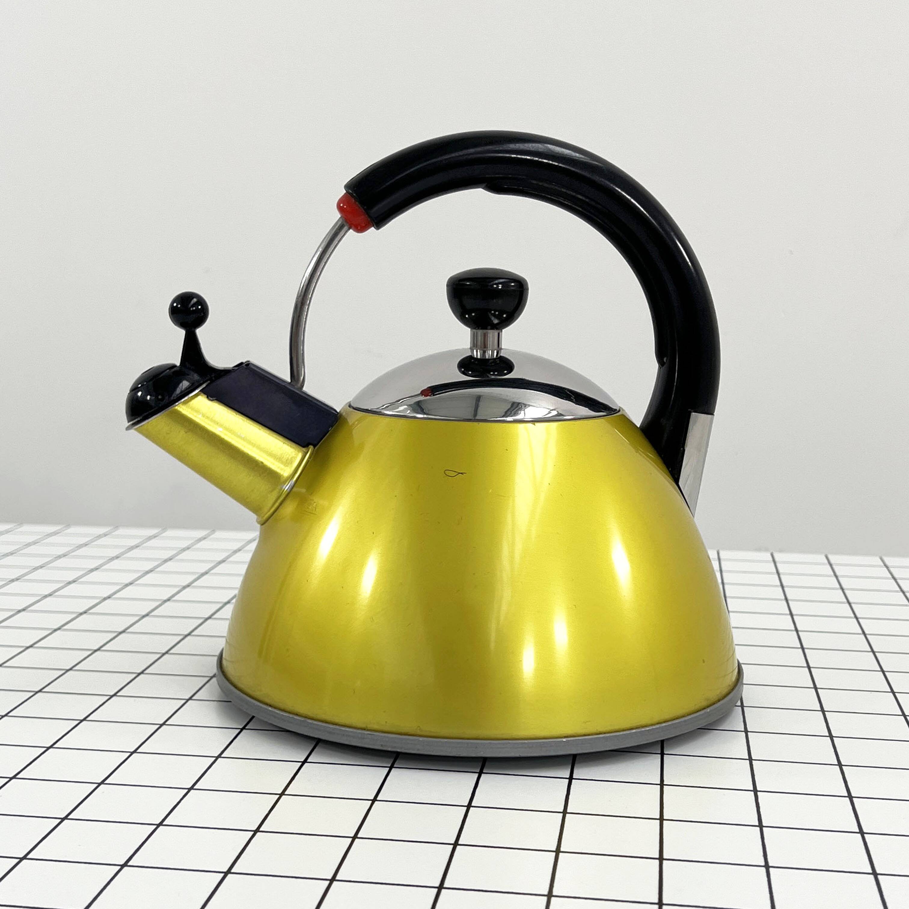 Bouilloire postmoderne jaune par Mikado Japan, 1980