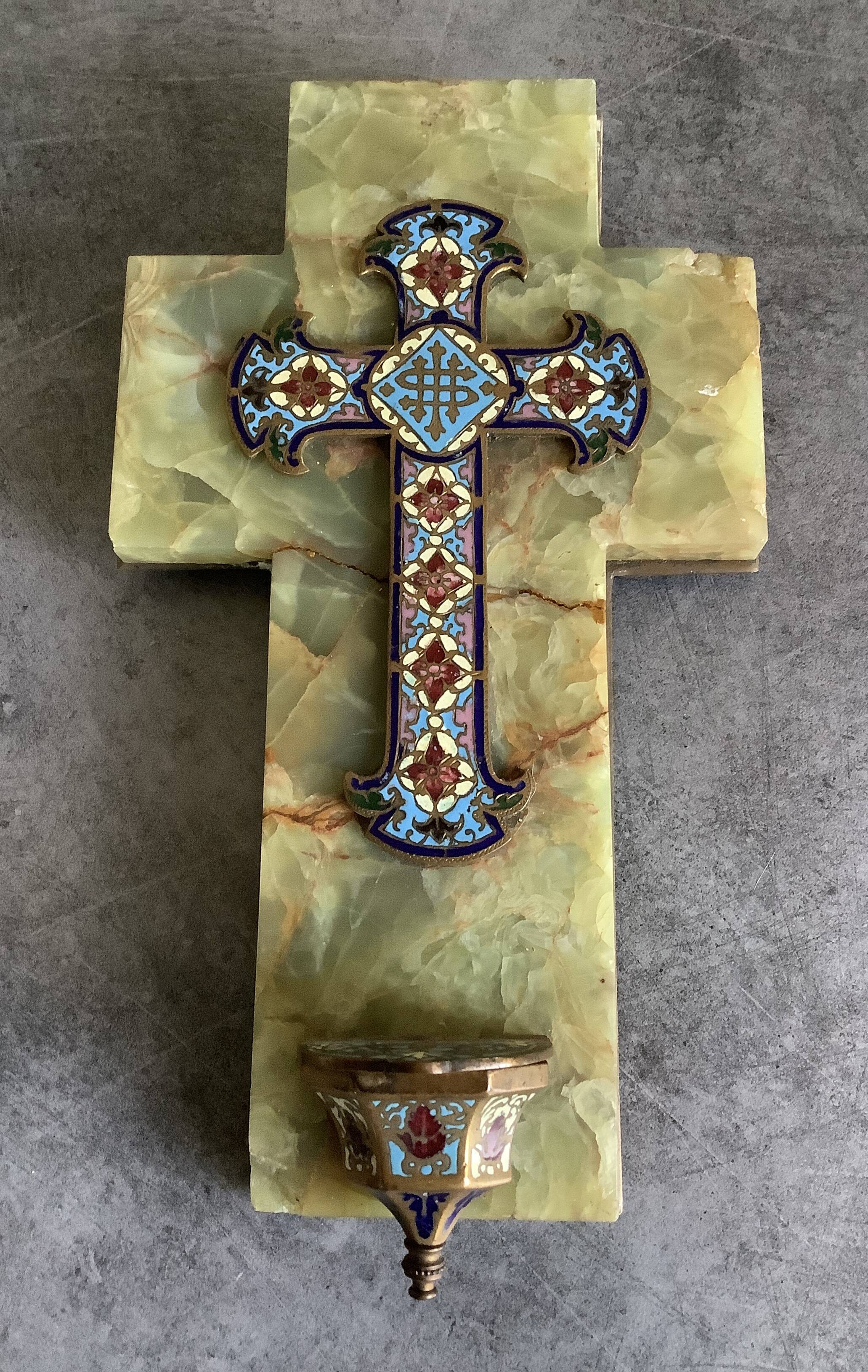 Wall cross with a holy water font in enamel and onyx, 19th century.