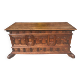 Magnifique coffre Cassone en Noyer d’époque XVII eme siècle