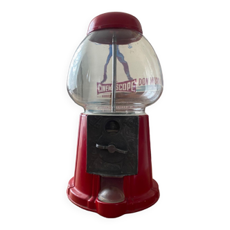Candy dispenser