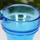Broc à eau pichet en verre bleu