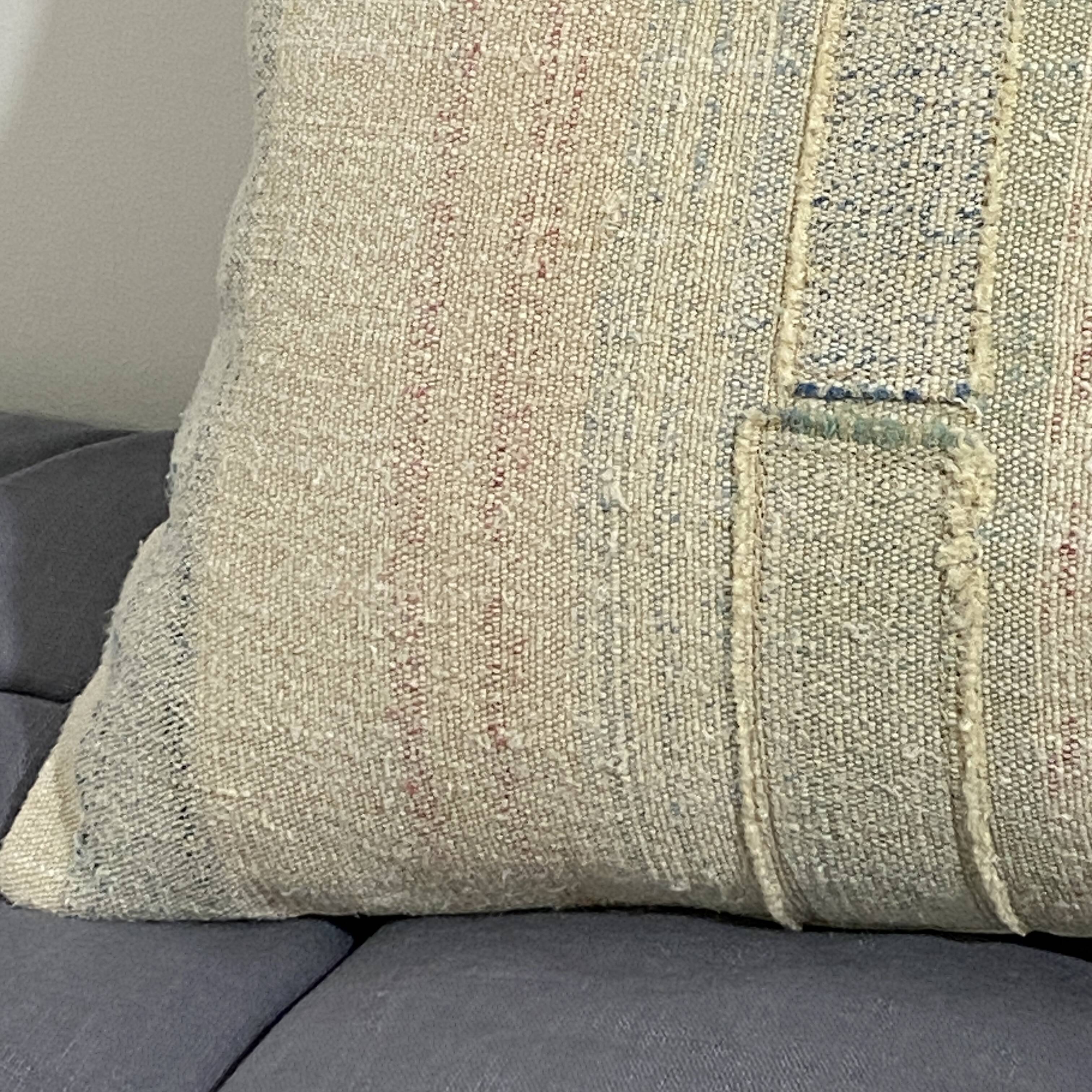 Cushion in vintage canvas Kilim style