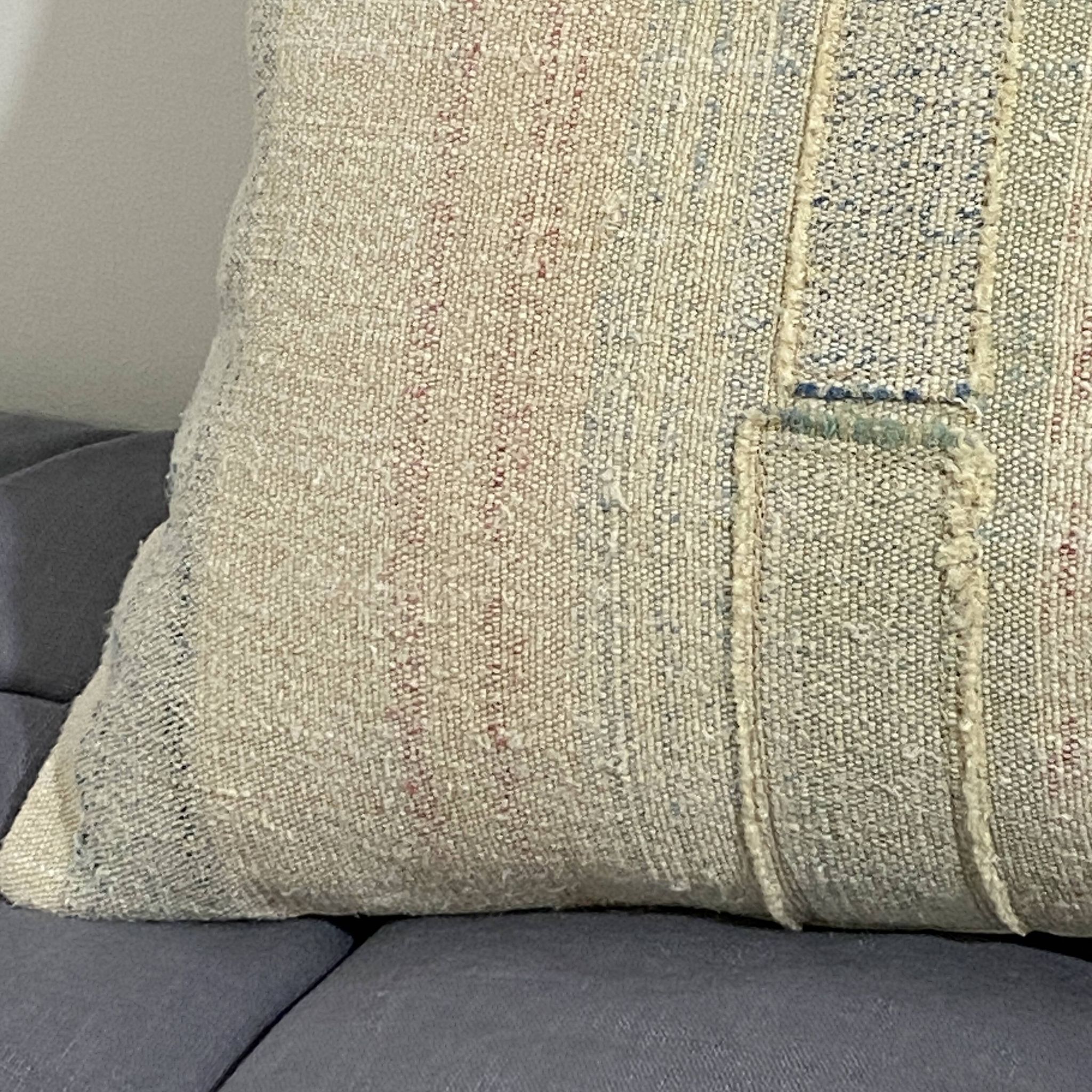 Cushion in vintage canvas Kilim style