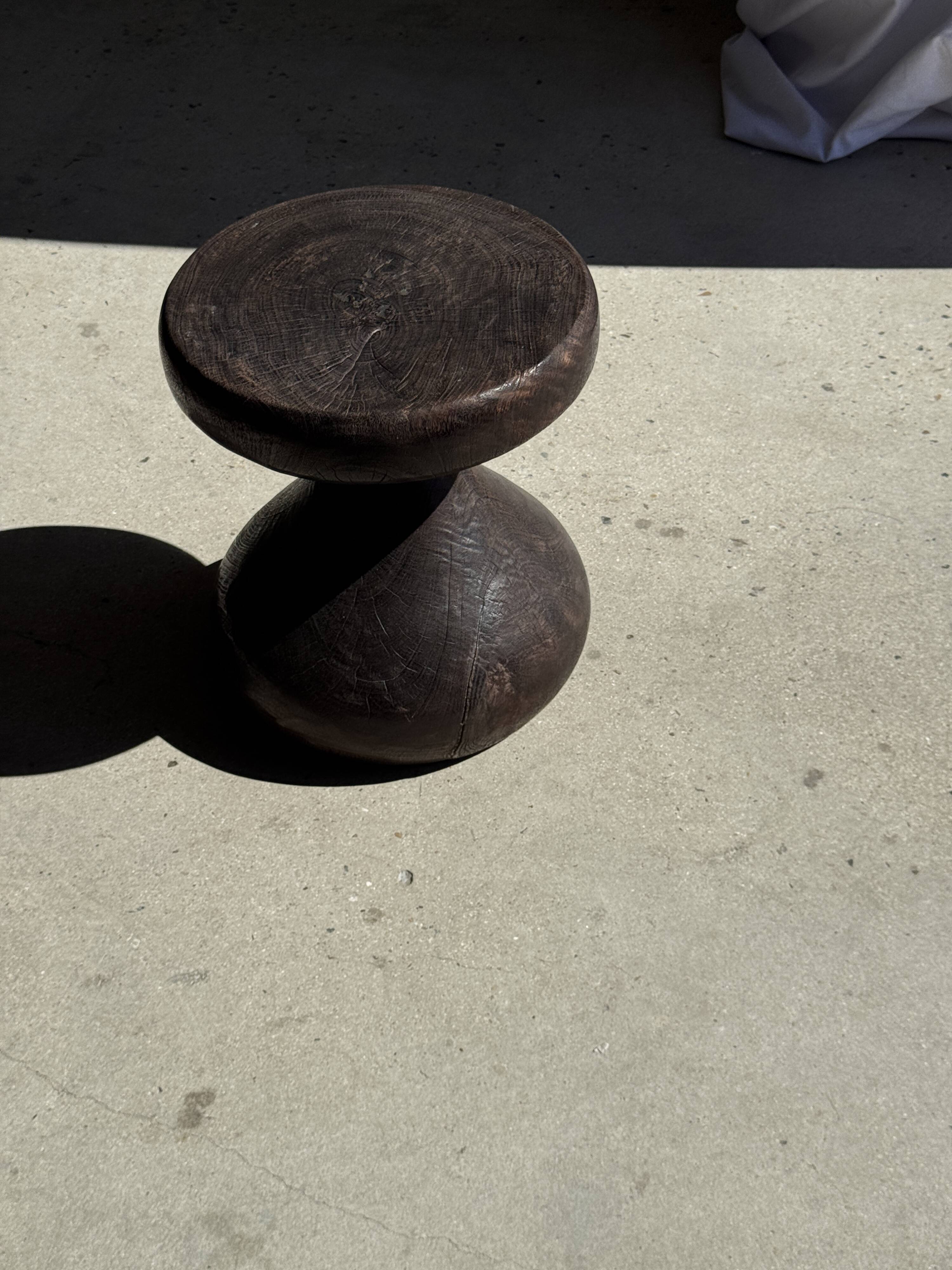 Pawn Brown - Stool, side table in the shape of a brown pawn.