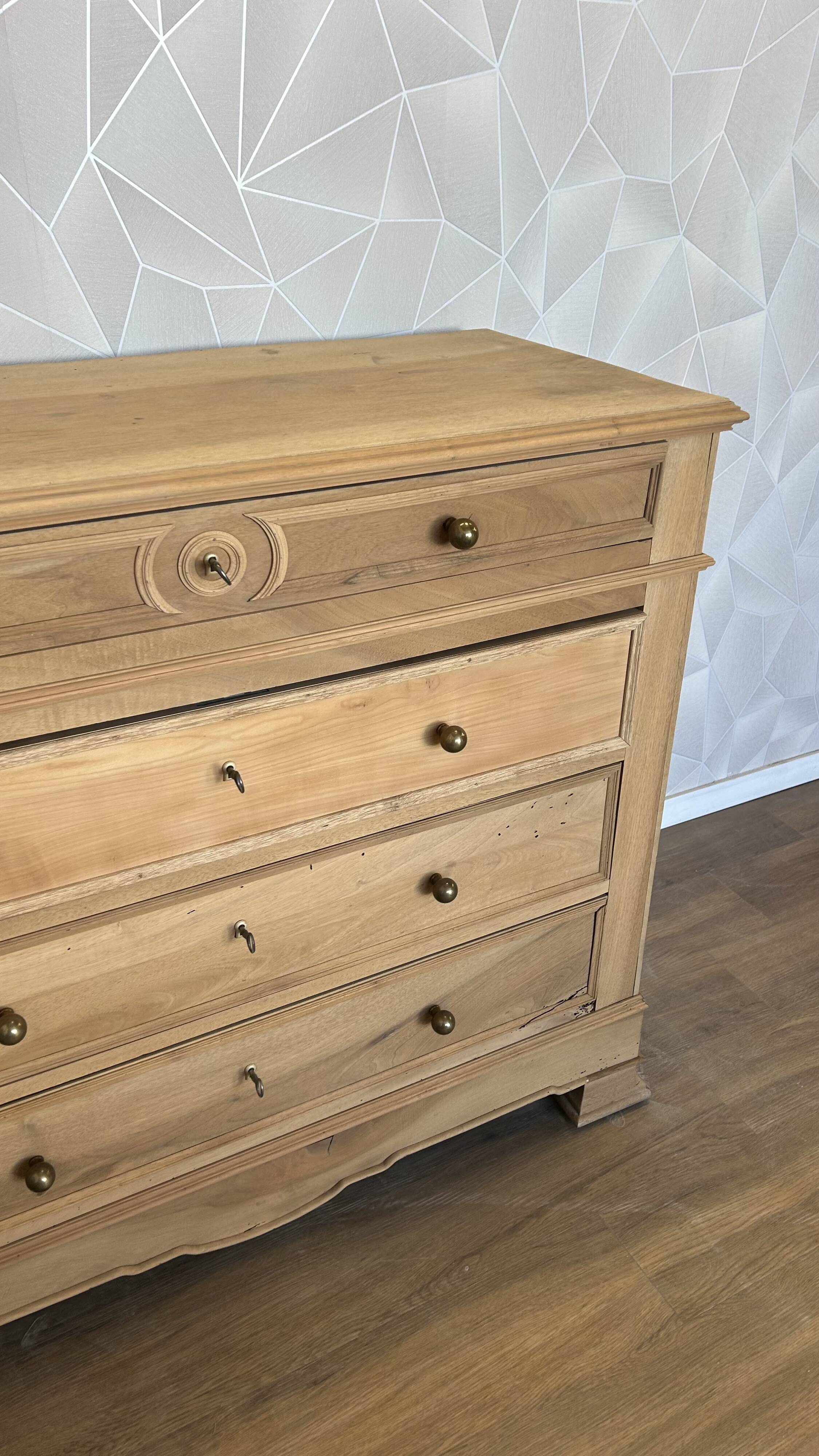 Louis Philipe airbrushed chest of drawers
