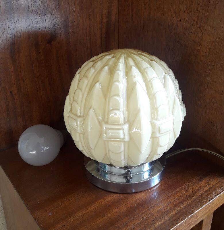 Authentic 20th-century Art Deco globe lamp in coloured glass.