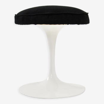 Tulip stool by Eero Saarinen for Knoll International, 1970s