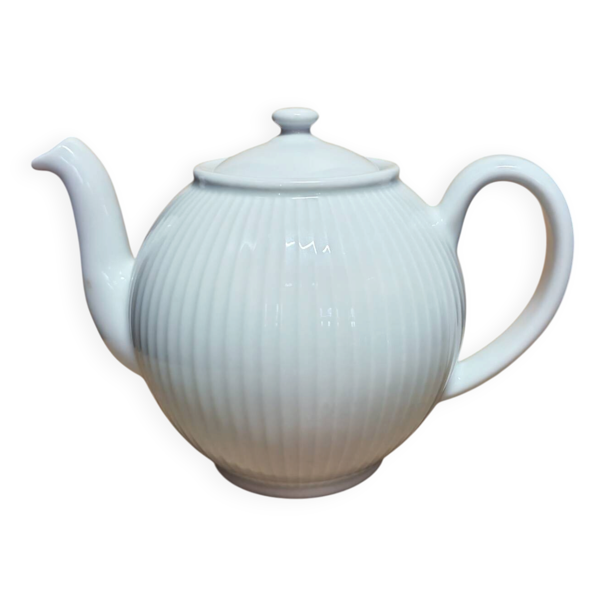 Pleated teapot Pilivuyt in white porcelain
