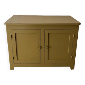 Buffet couleur whisky