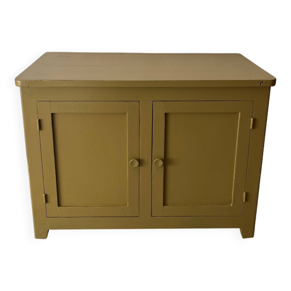 Buffet couleur whisky