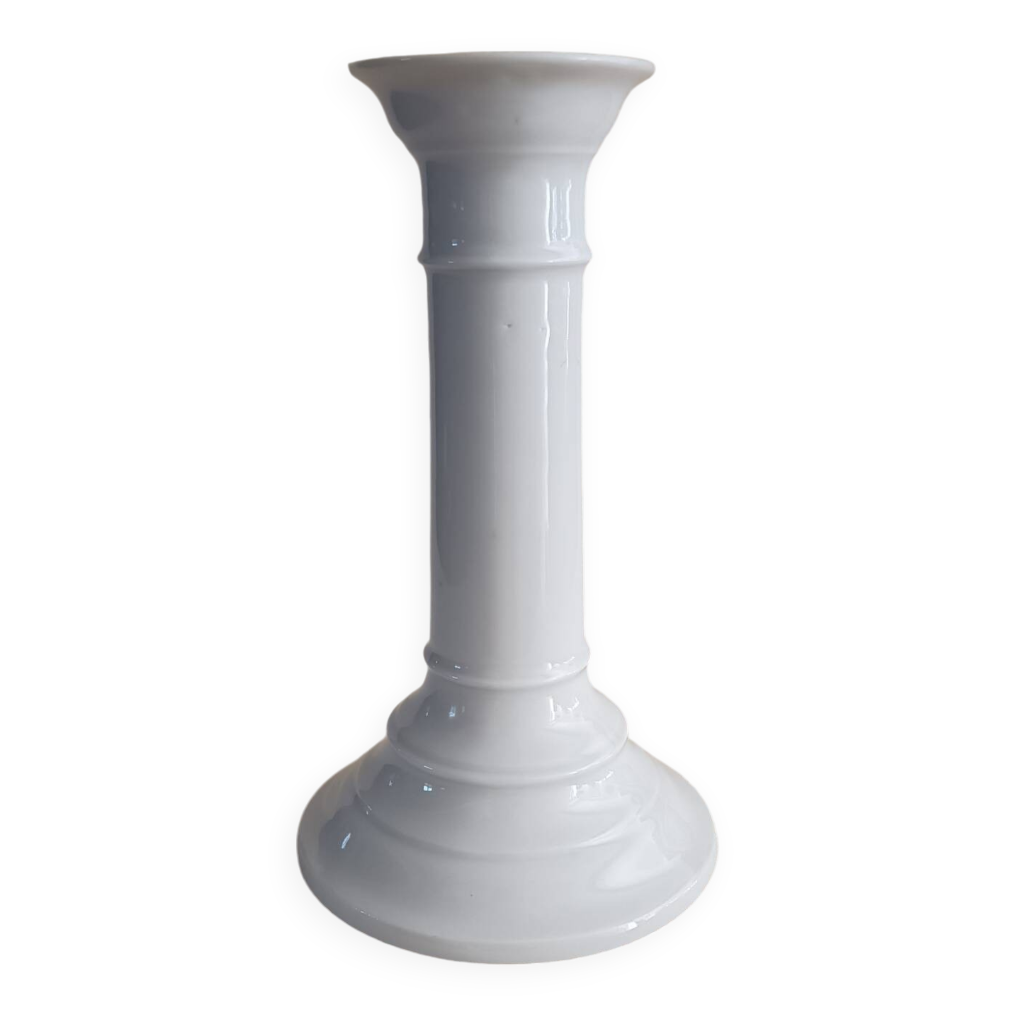 Porcelain candle holder