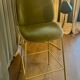 Chaises hautes Gubi velours vert clair