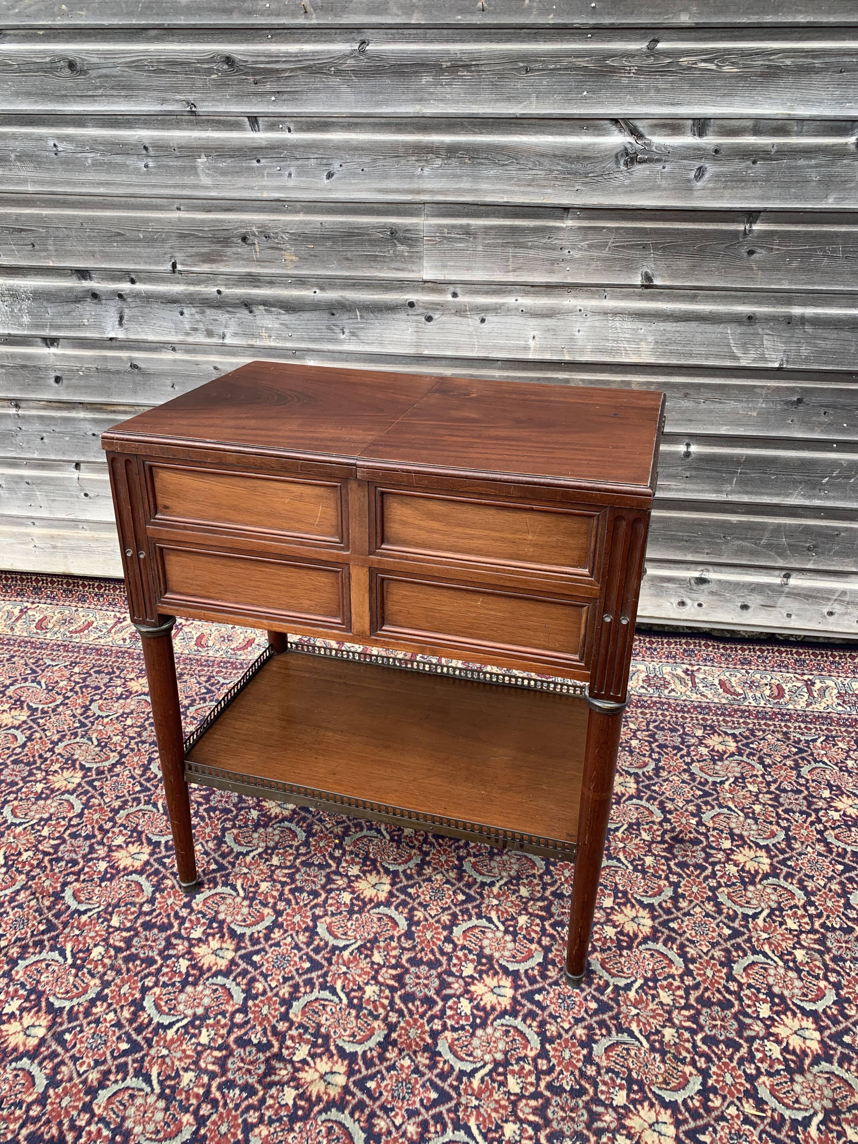 Napoleon III-era mahogany hairdresser Louis XVI