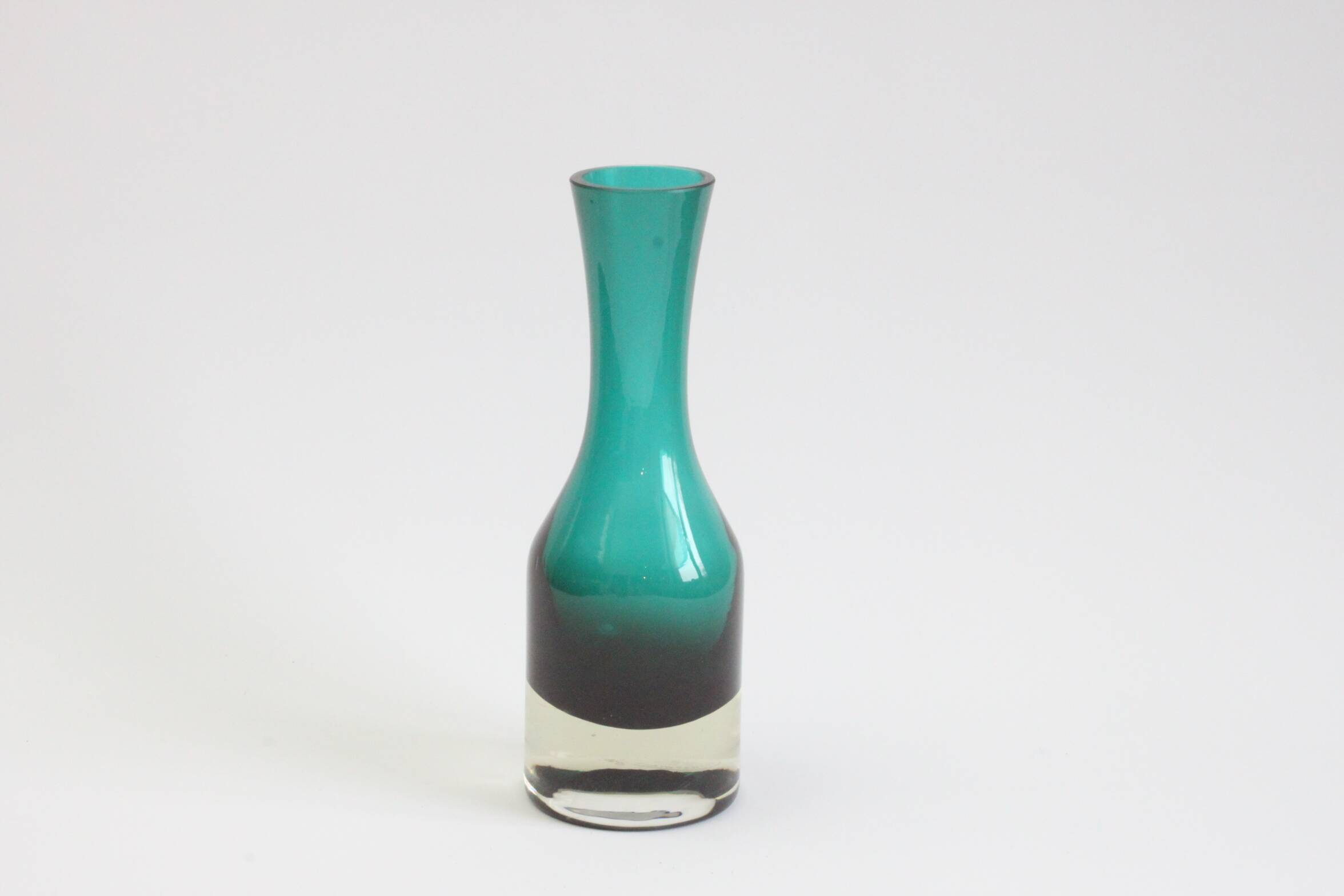 Vase vert de Tamara Aladin pour Riihimaën Lasi, Finlande 1970