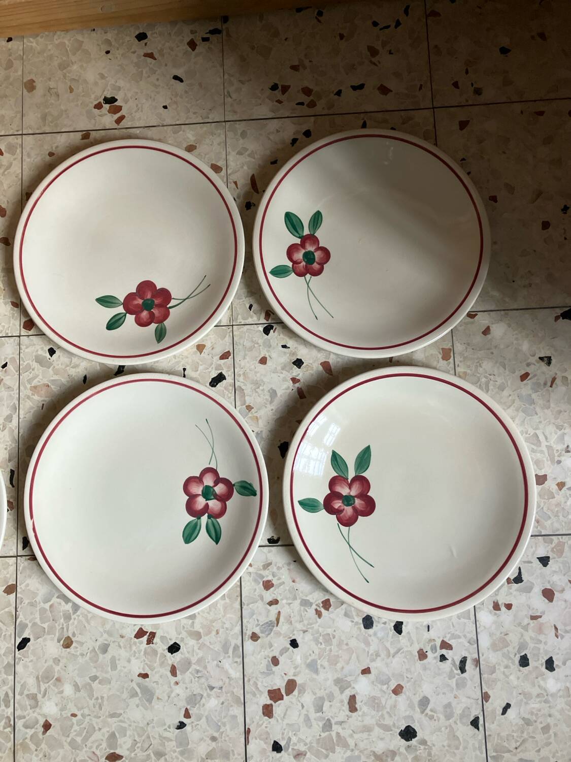 6 assiettes à dessert