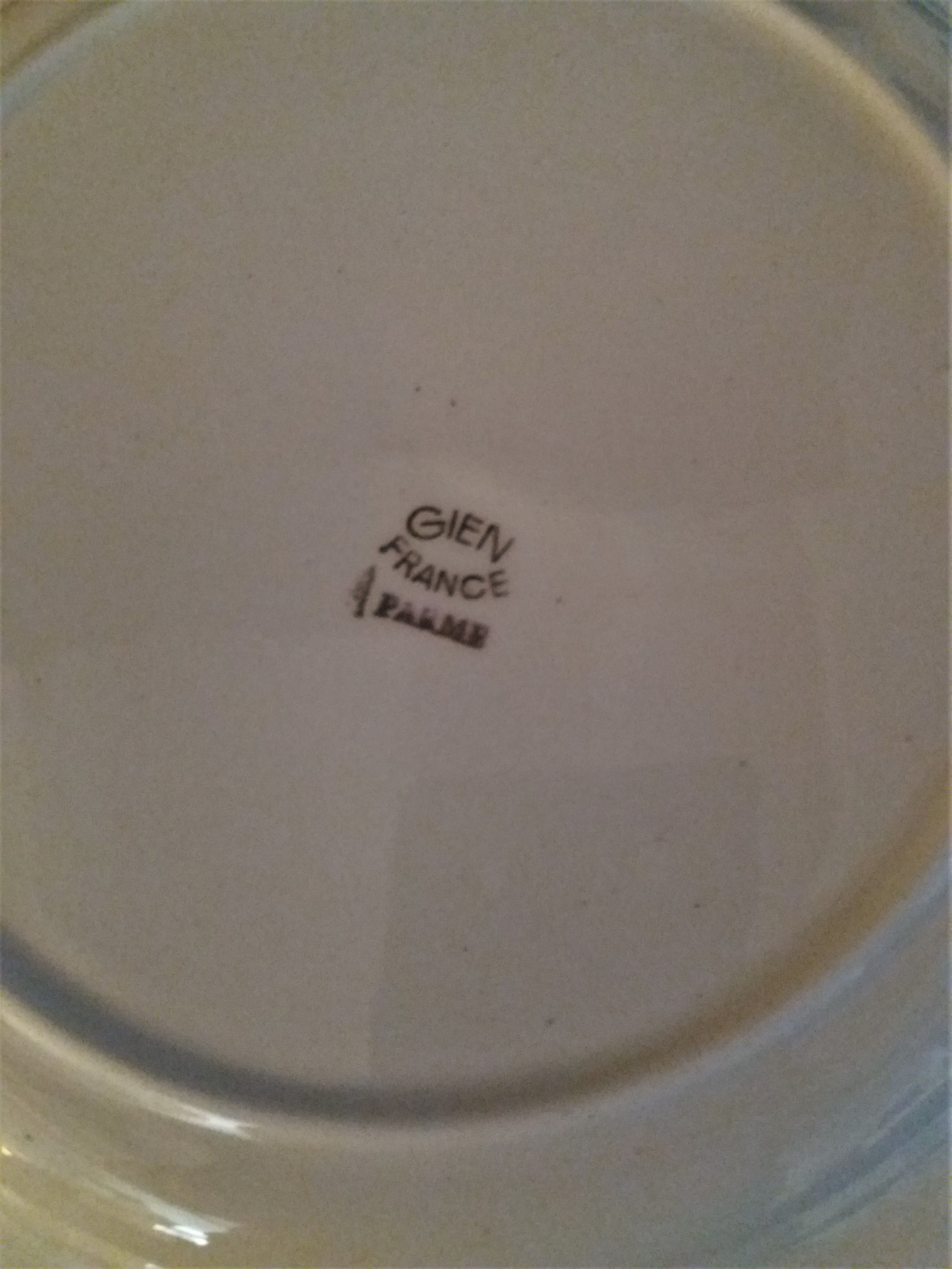 Series of six flat plates in Gien parmoence model Parma