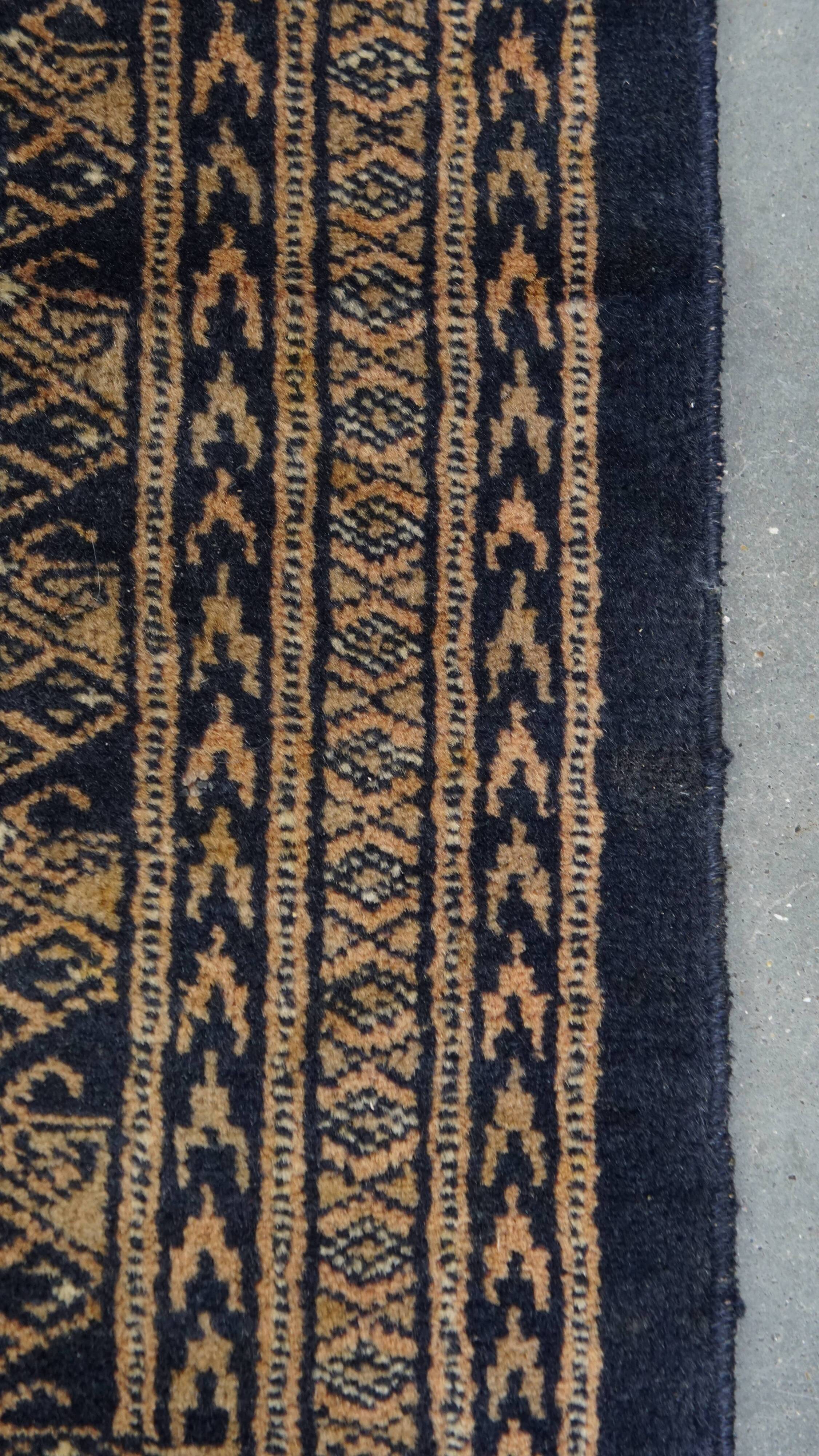 Square Rug in Red and Blue – 105x98 cm