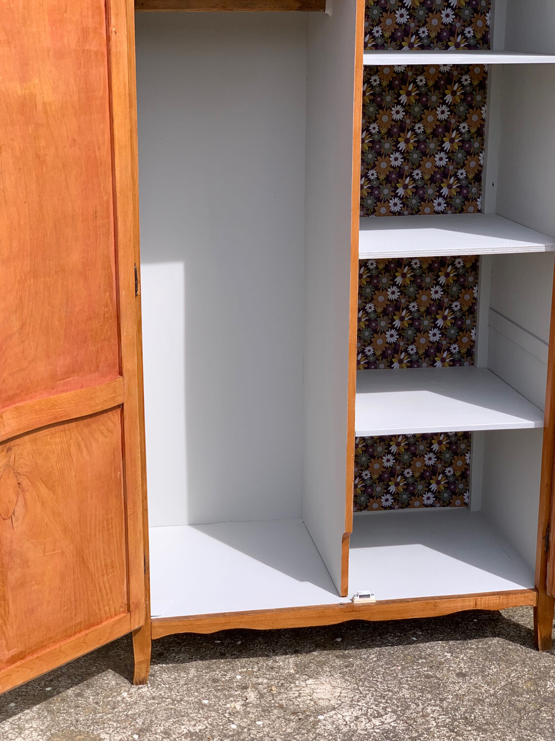 Vintage Parisian cabinet 1970s