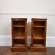 Paire de bibliothèques en bois de noix