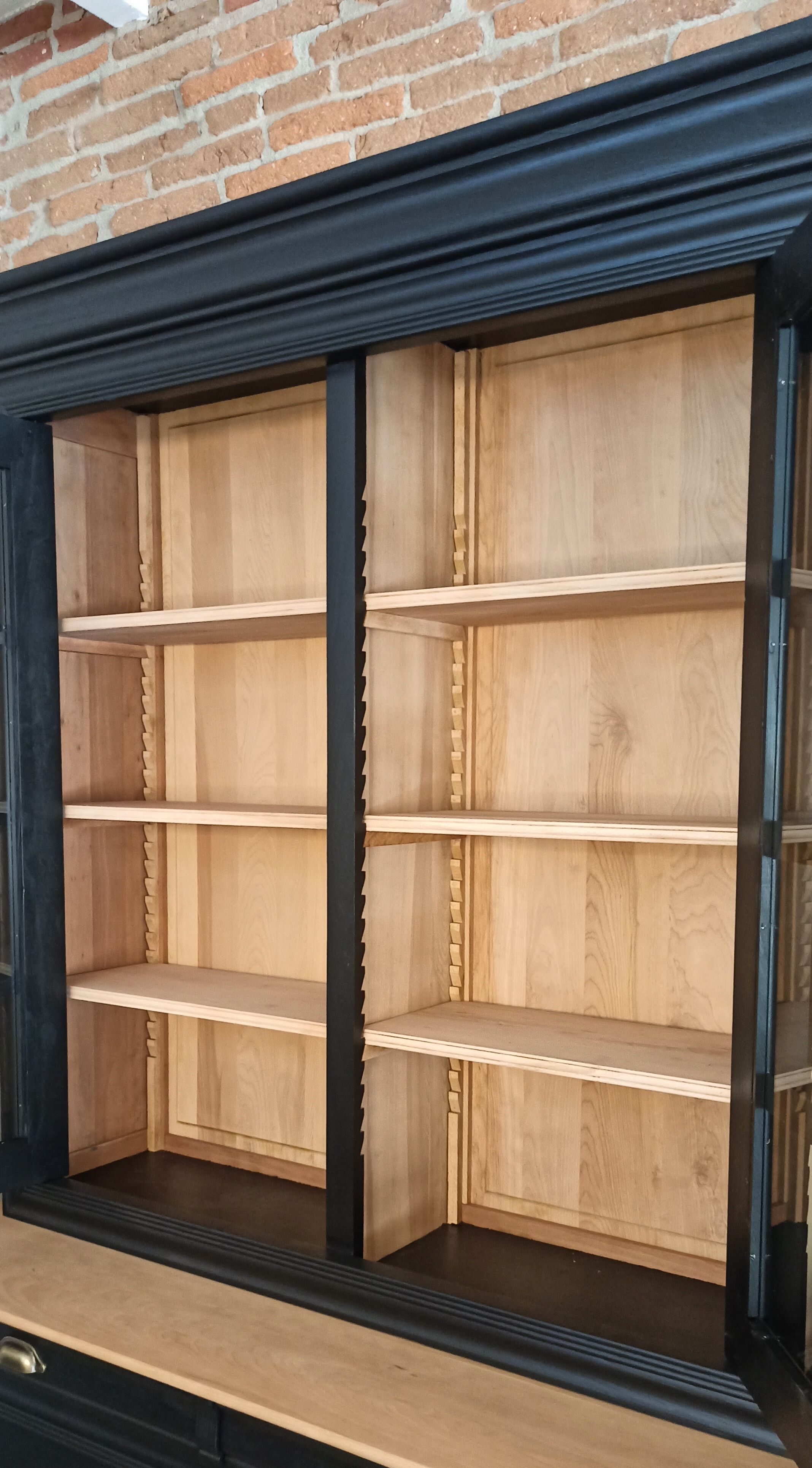 Black and wood bookcase