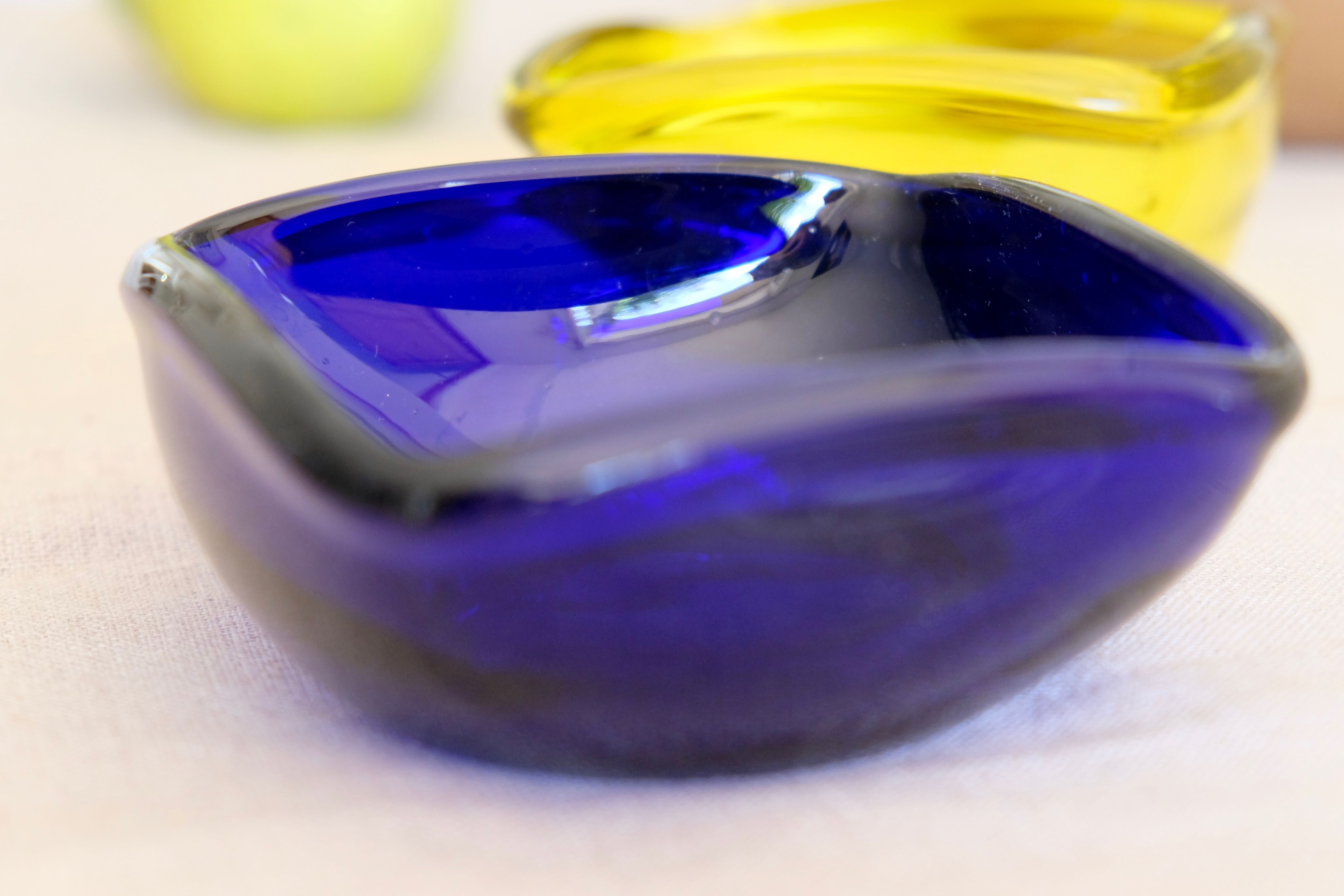 7 cups in colored glass Italy 50s