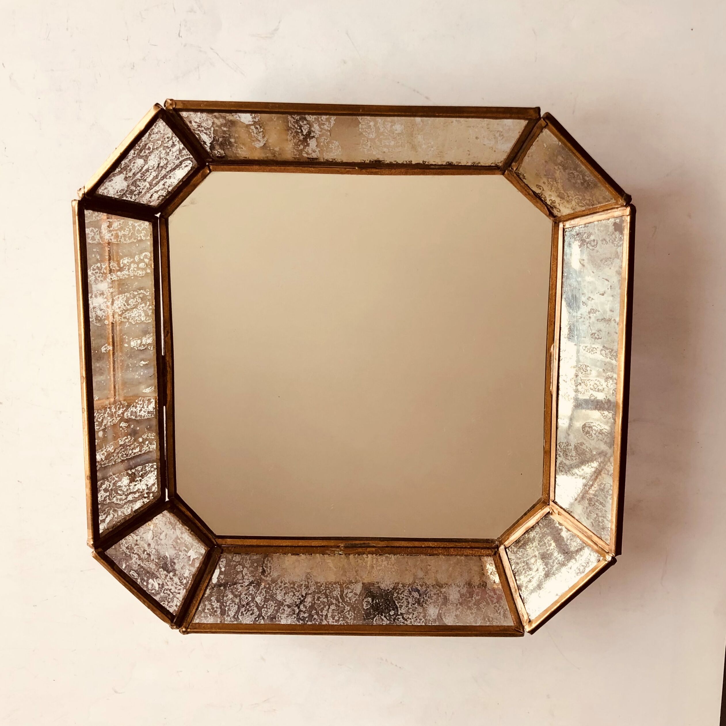 Small mirror tray