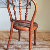 Chaise enfant en bois rond courbé cannée ancienne