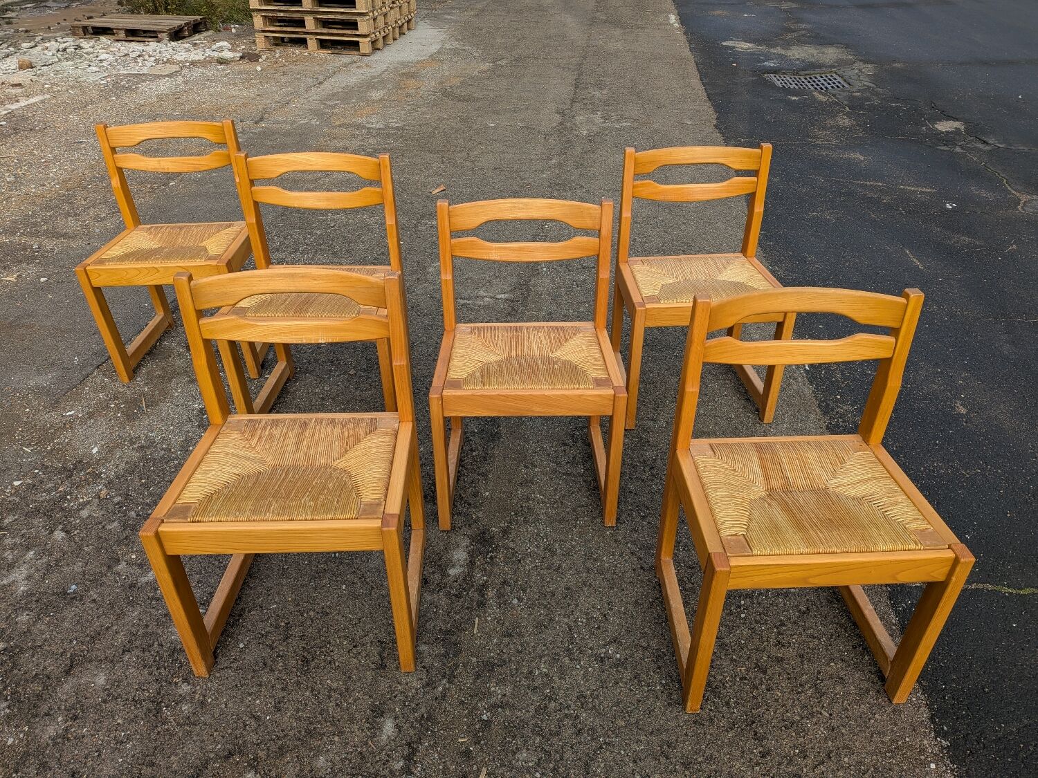 Set of 6 elm chairs from 1980.