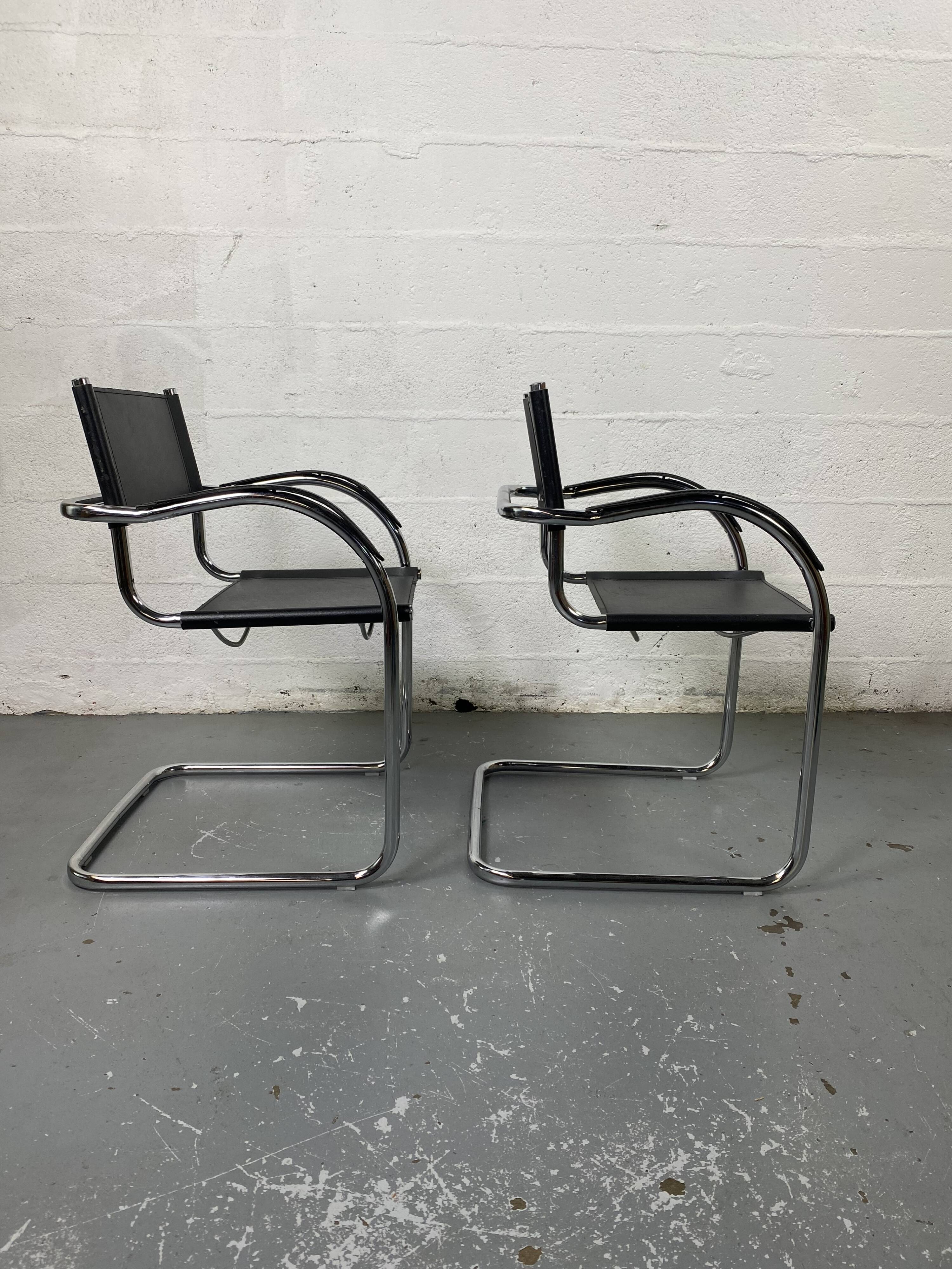 Paire de Fauteuils Design en simili cuir et Aluminium