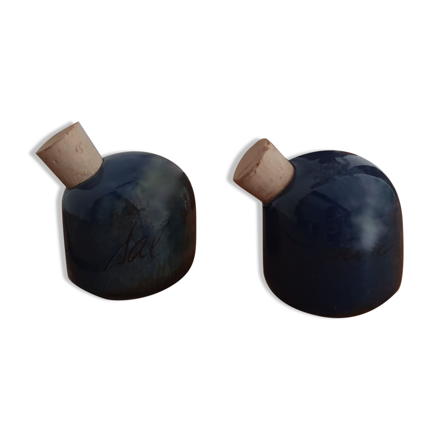 Salt and ceramic pepper service