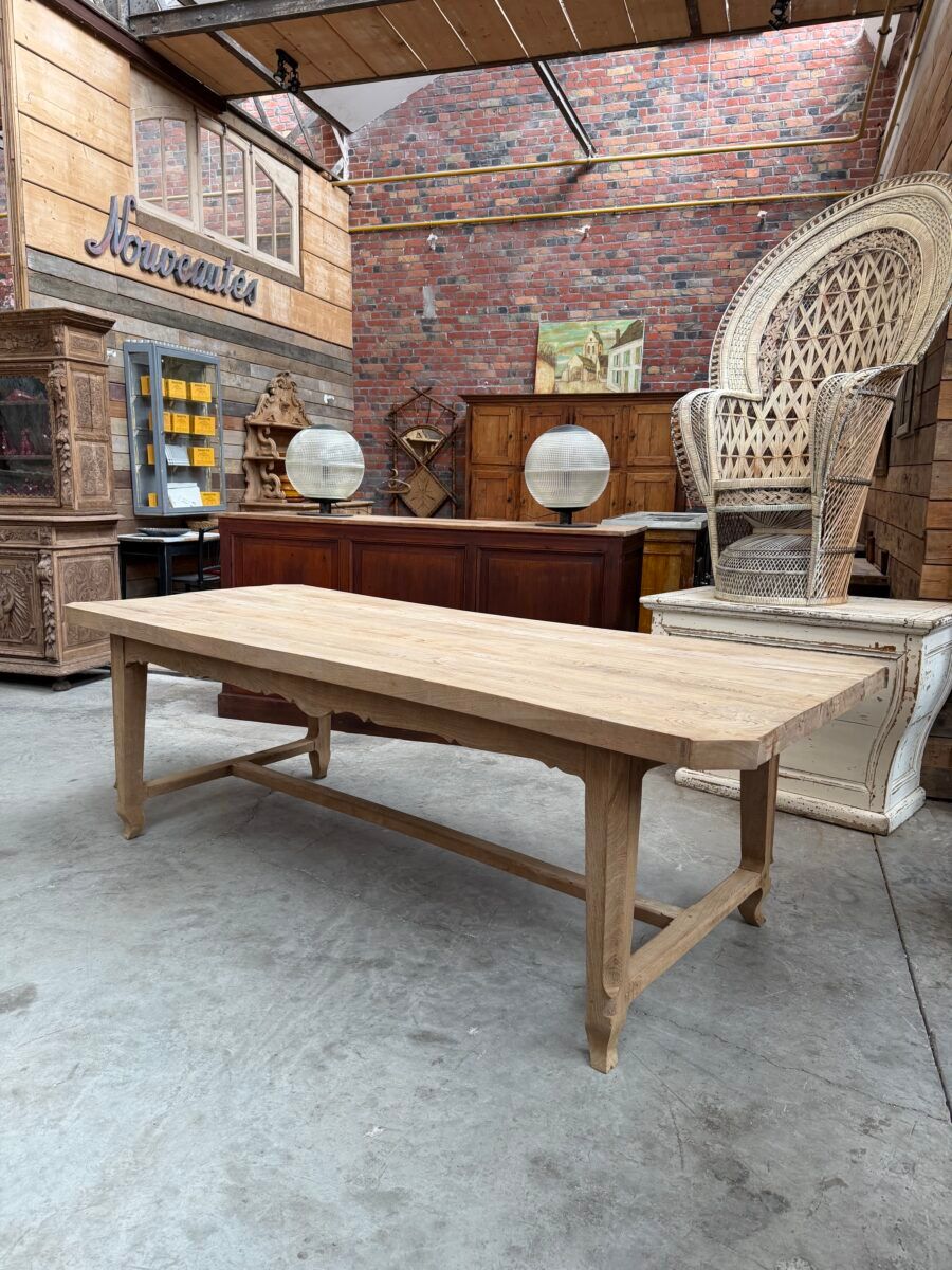 Grande table en orme milieu XXème