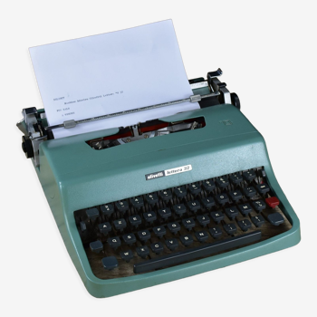 Machine à écrire Olivetti lettéra 32