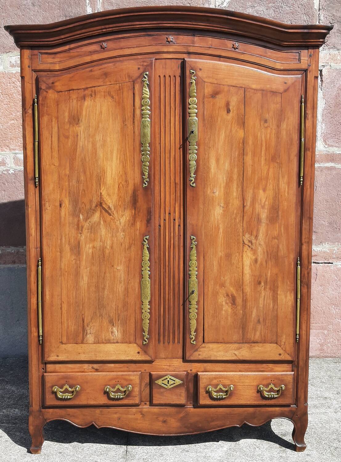 "Gendarme Hat" wardrobe, Louis XV.