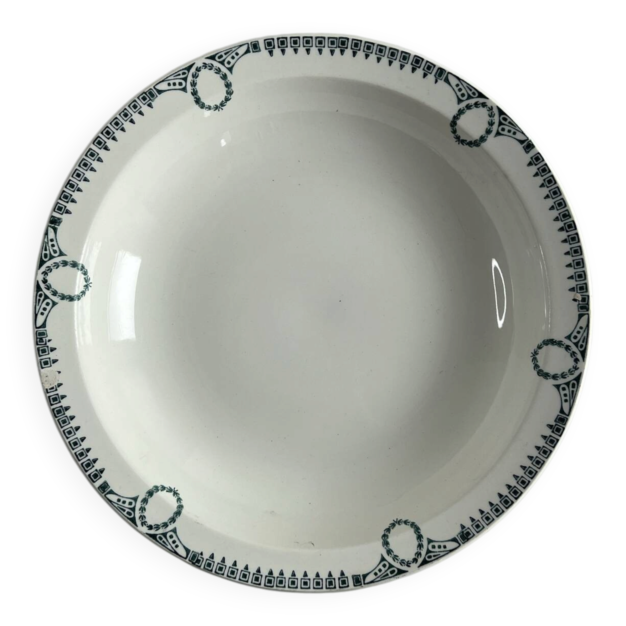 Shallow dish St Amand decorated with green crowns.