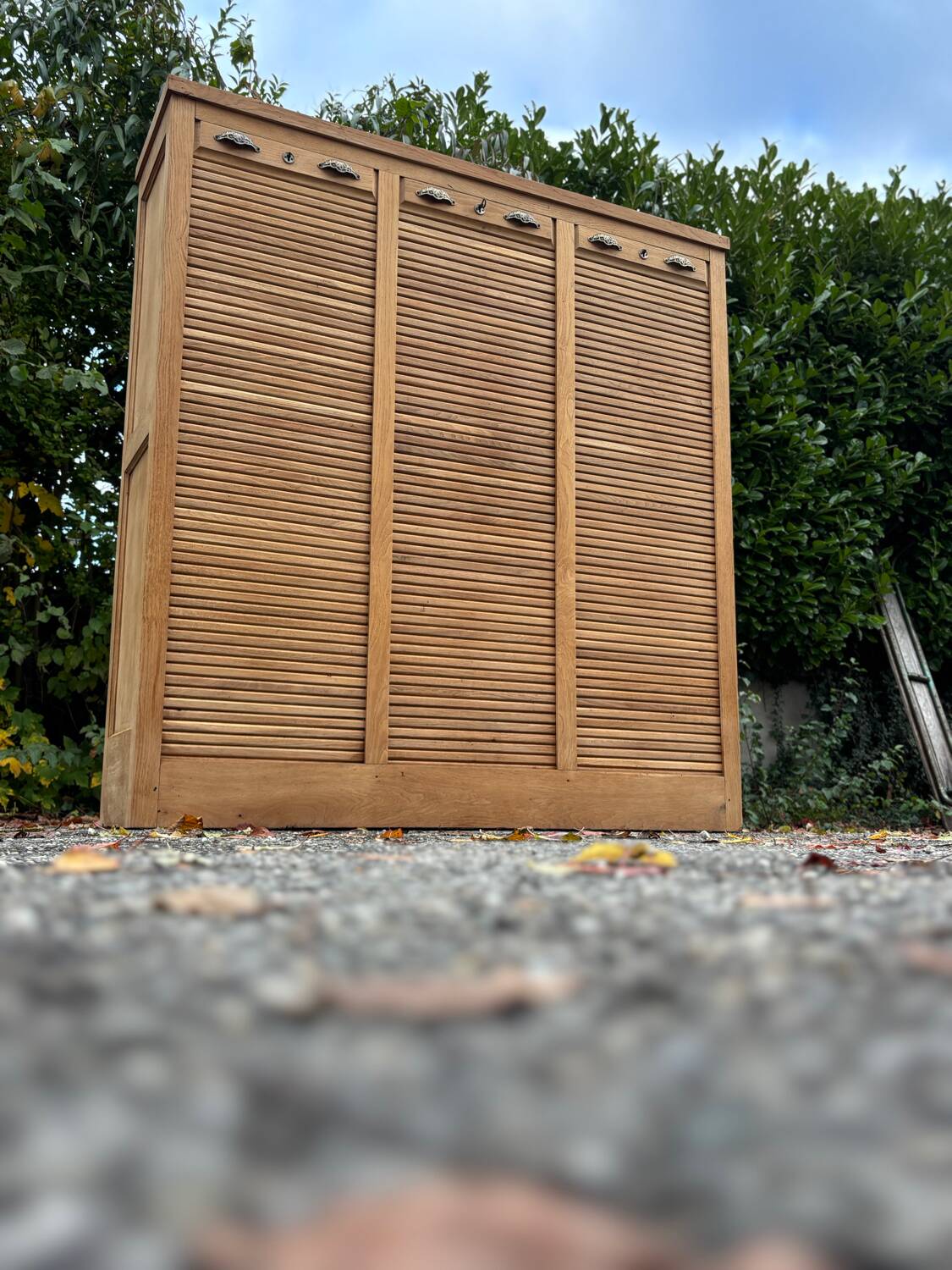 Triple roll-top filing cabinet