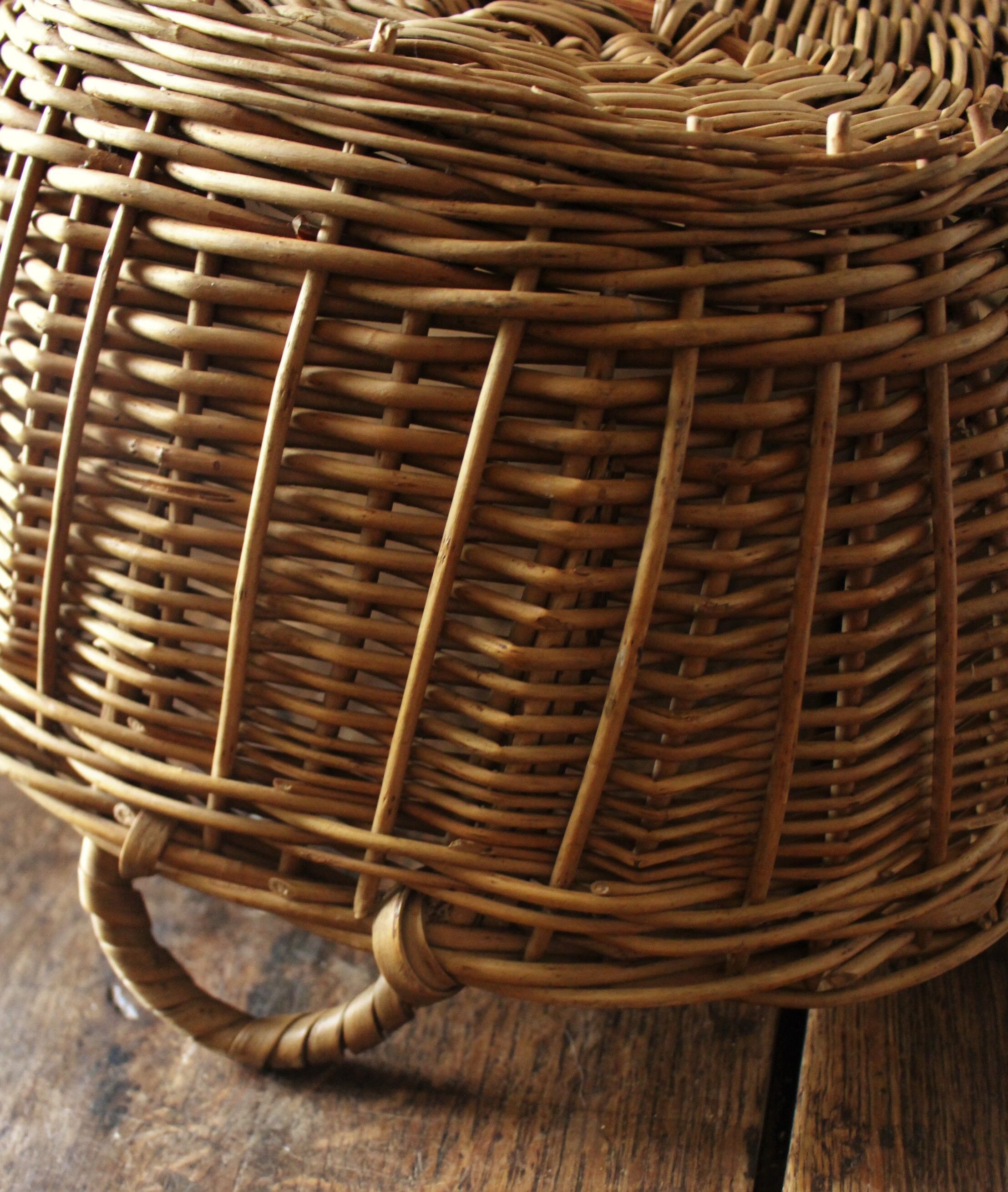 Oval basket wicker basket two handles