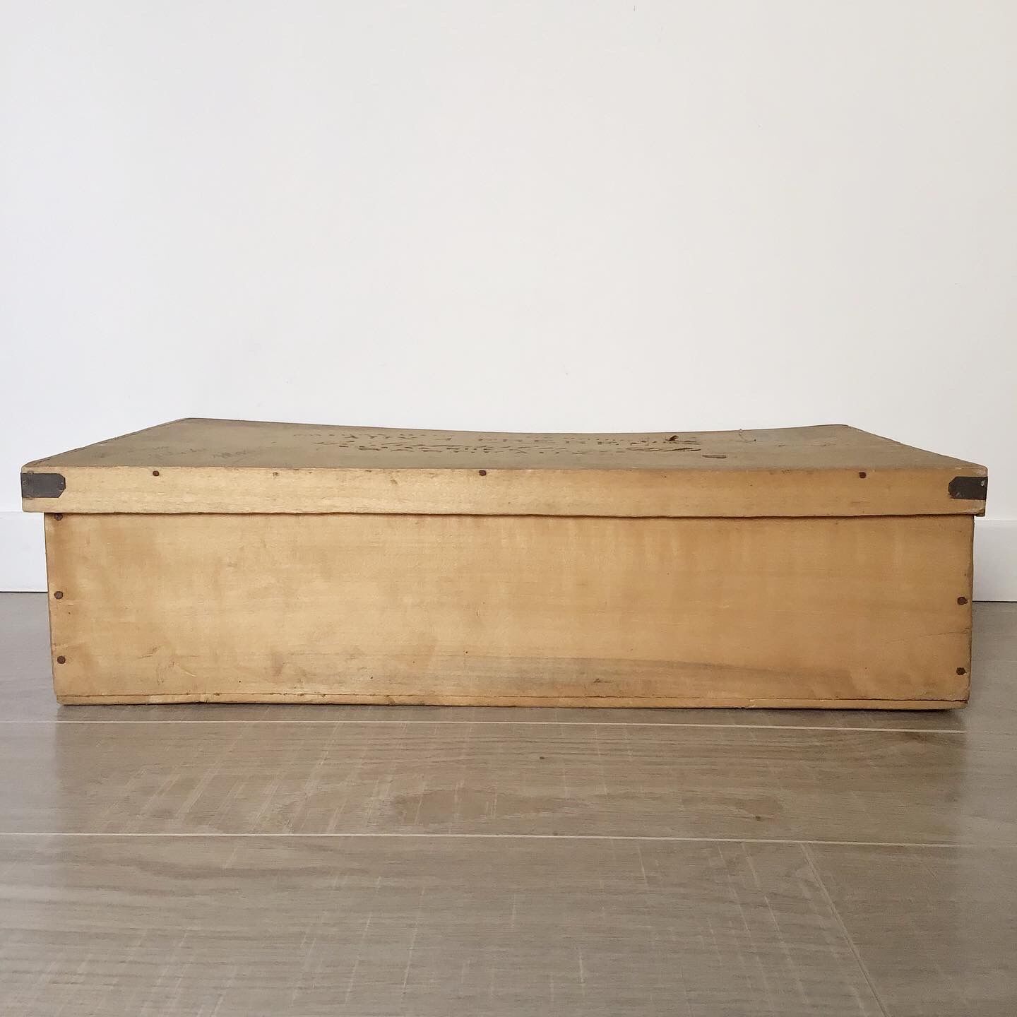 Old wooden box from the department stores of Bordeaux