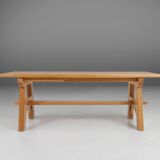 Table à manger brutaliste du milieu du siècle en chêne massif, France ca. 1960