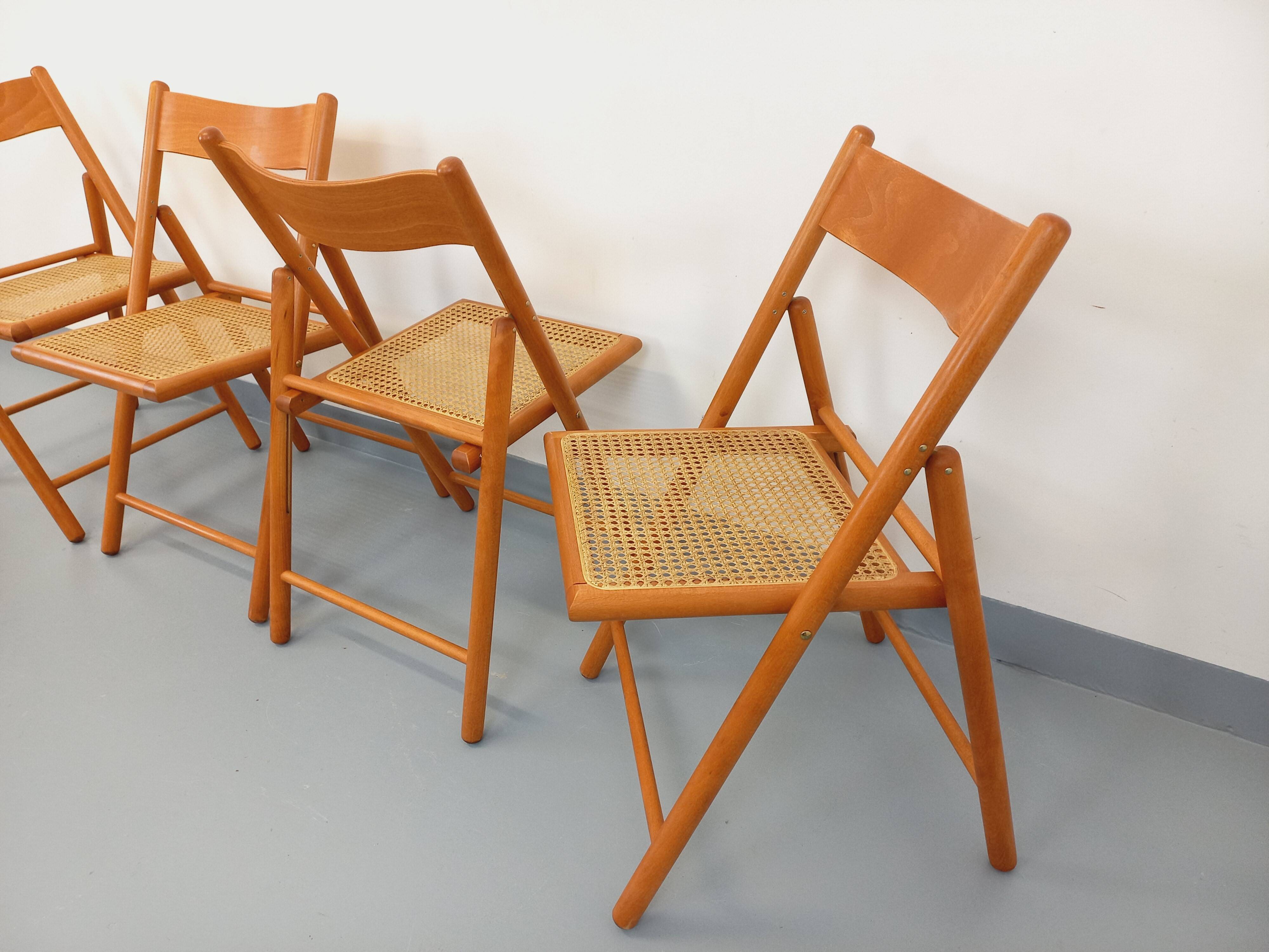 Set of 4 vintage folding chairs from Habitat made of beech wood and caning.
