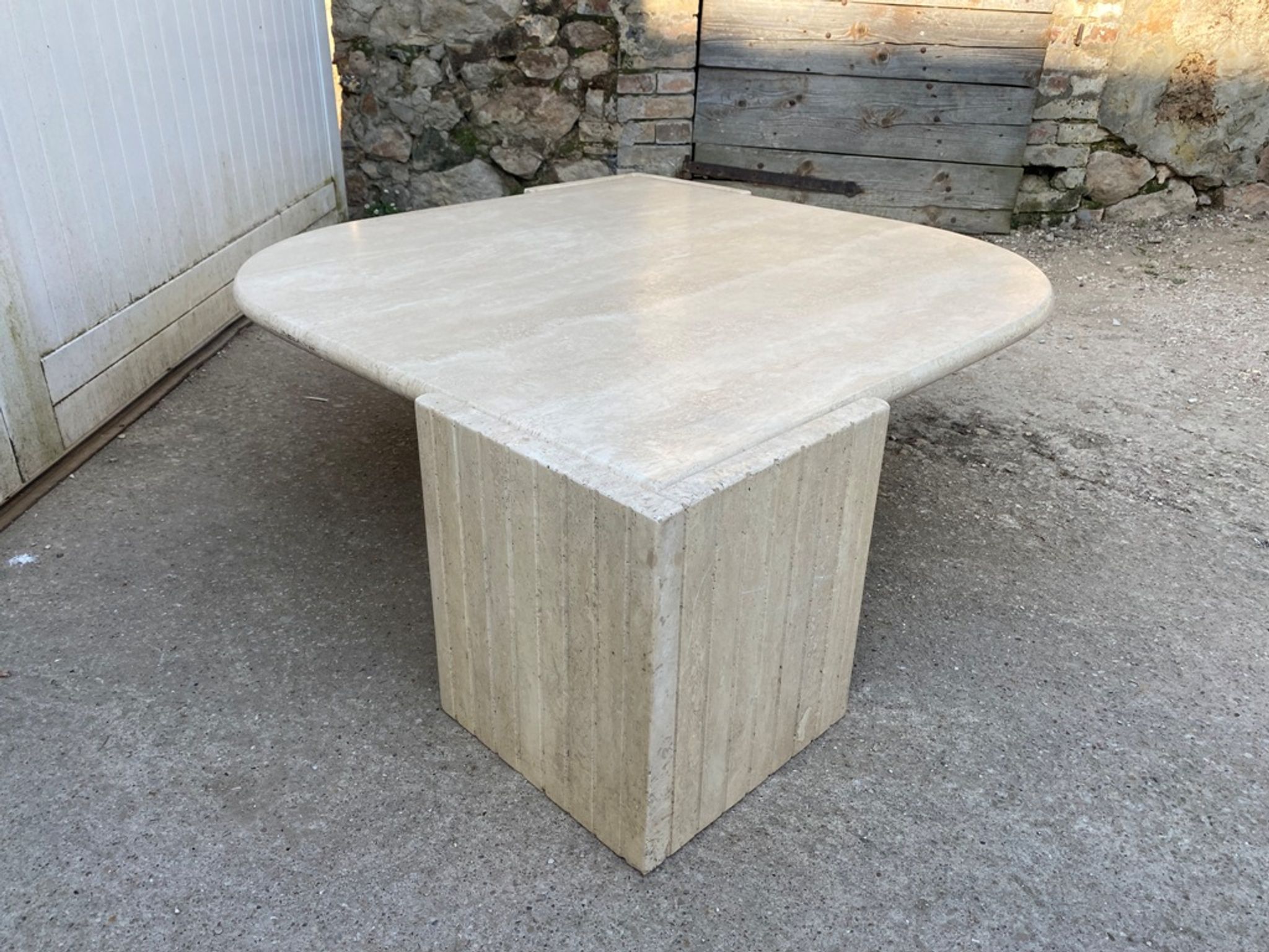 Large marble travertine coffee table in the shape of an eye from Roche Bobois vintage 70s